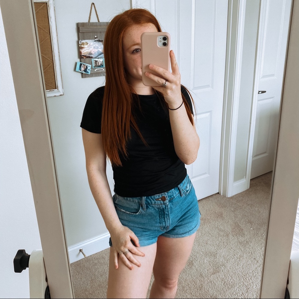 Live in the Moment Black Short Sleeve T-Shirt